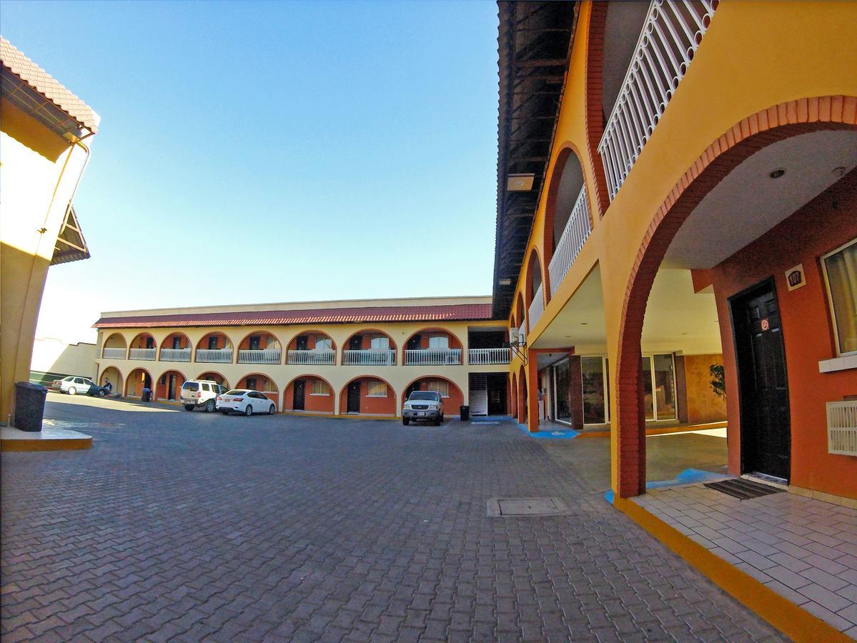 Las Torres Otel Mexicali Dış mekan fotoğraf