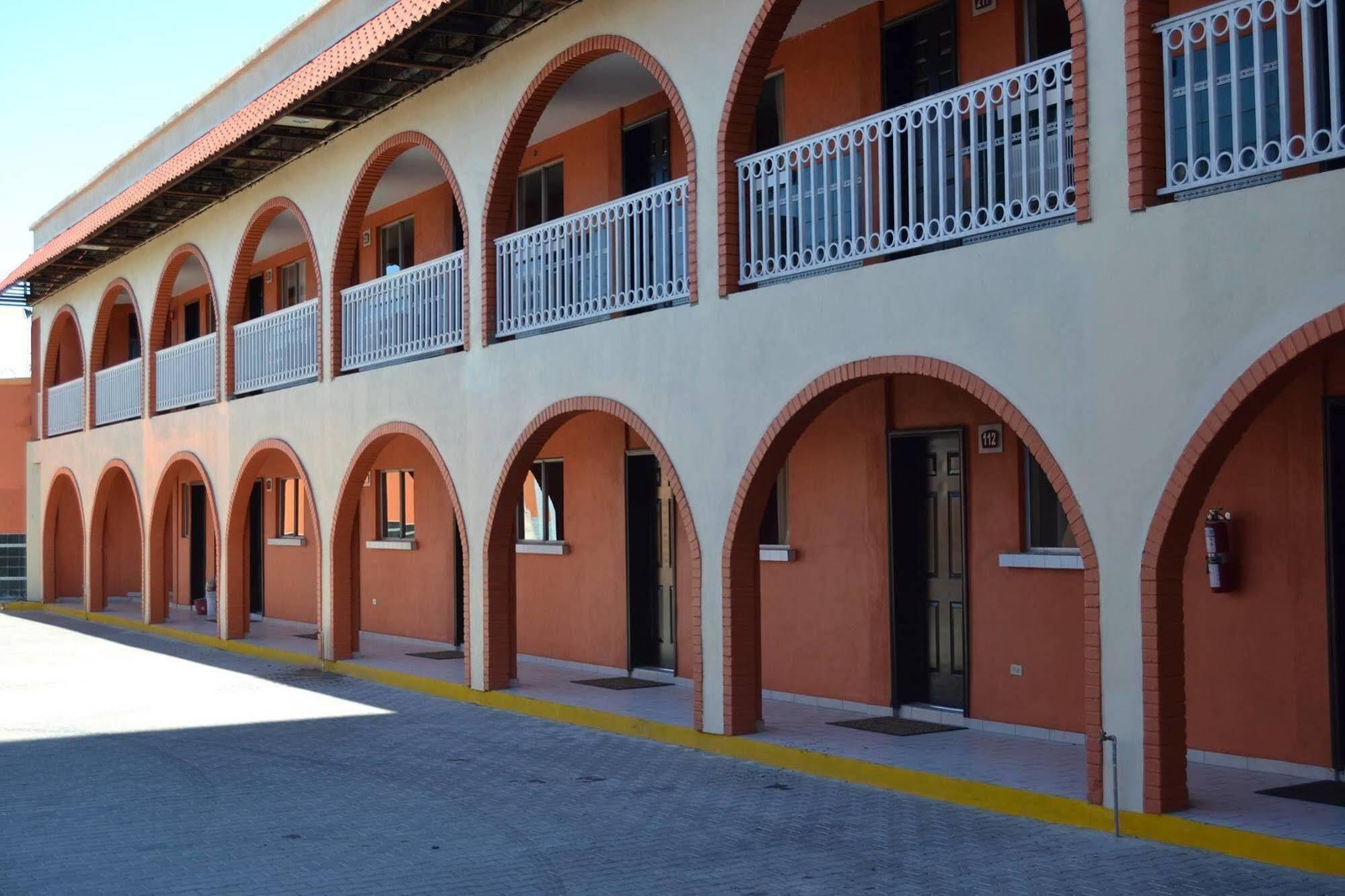 Las Torres Otel Mexicali Dış mekan fotoğraf